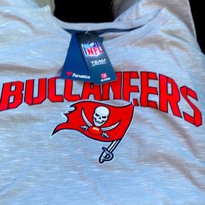 Tom Brady buccaneers t shirt nice and never worn with tags.
